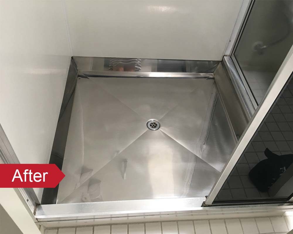 Shower tray coated with ProtectaClear